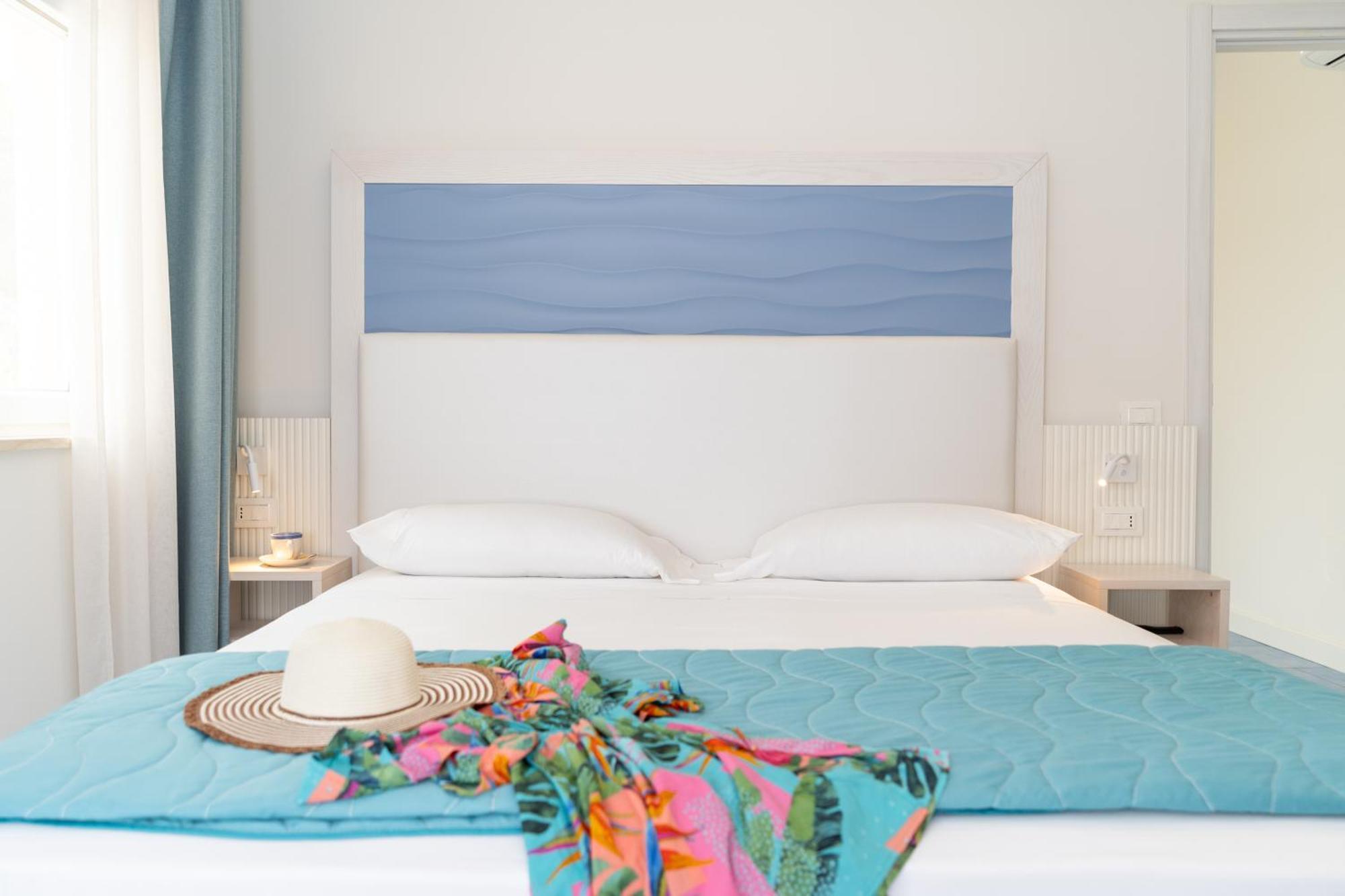 Suite Hotel L'Oasi Di Riaci (Adults Only) Санта-Доменика Экстерьер фото