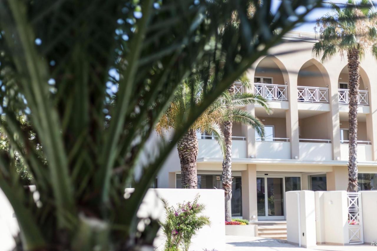 Suite Hotel L'Oasi Di Riaci (Adults Only) Санта-Доменика Экстерьер фото
