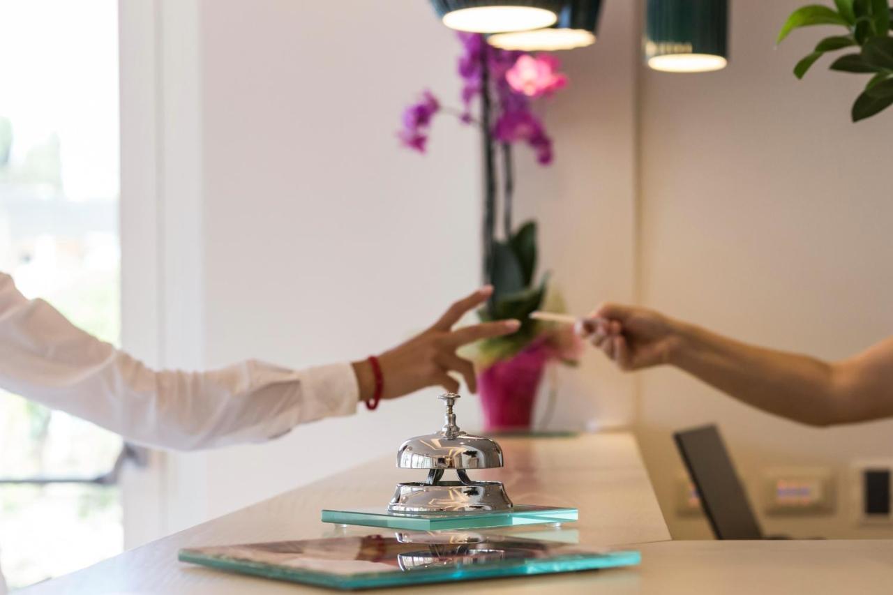 Suite Hotel L'Oasi Di Riaci (Adults Only) Санта-Доменика Экстерьер фото